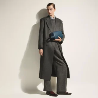 Kosmetiktasche aus Straußenleder mit Prägung